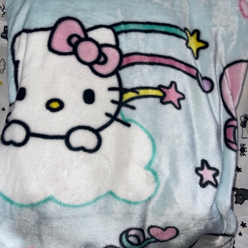 Hello Kitty Plush Blanket - Multicolor